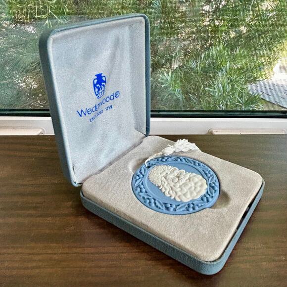 Wedgwood Blue Jasperware Santa Ornament with Box and Stand – 2.5” - Picture 8 of 14